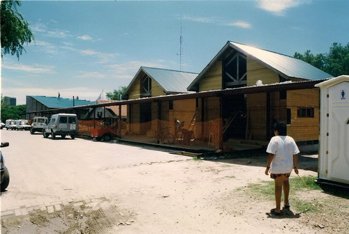 Construcción de las cabañas actuales a mediados de los 90-2